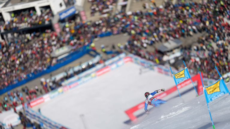 Стартът на новия сезон за Световната купа по ски алпийски