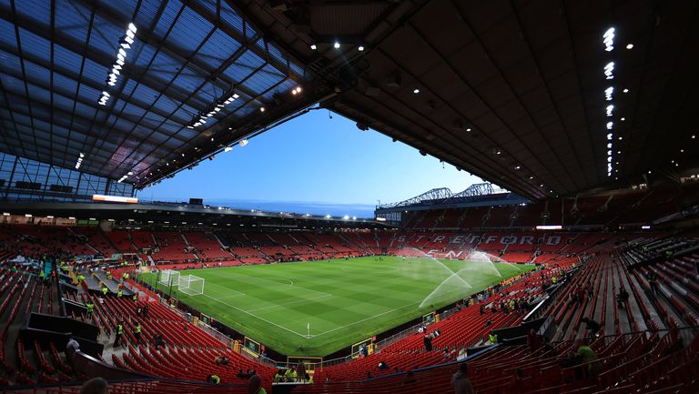 Манчестър Юнайтед приема Омония с идеята да се доближи до