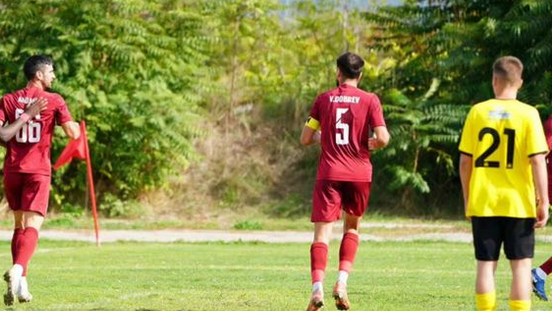 Ботев (Нови пазар) и Фратрия II си вкараха шест гола за хикс