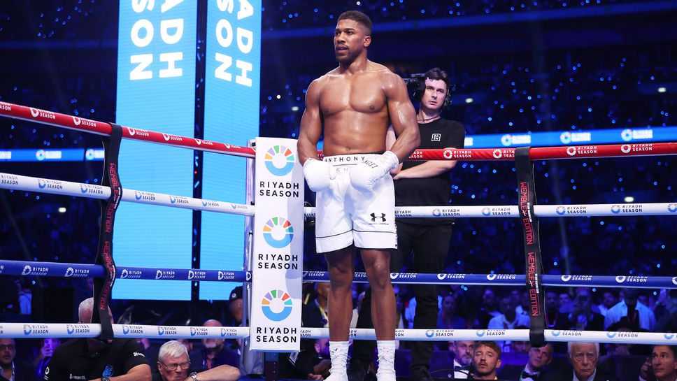 Двама от треньорите на Антъни Джошуа са загинали при автомобилната катастрофа в Нигерия