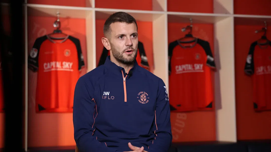 Джак Уилшир получи първата си официална работа като постоянен мениджър