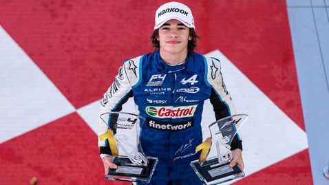  Вижте върховете на Никола Цолов в испанската Формула 4 