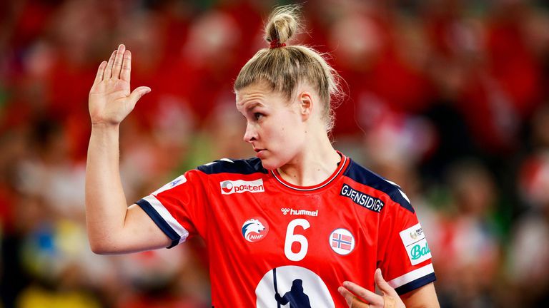Световният и европейски шампион Норвегия продължава без грешка на първенството