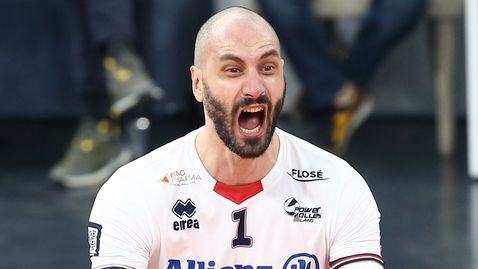 Казийски и Милано удариха Лубе и Алекс Николов за първа победа в Италия