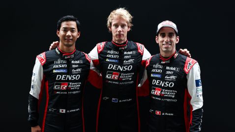  Хаас взе японската запаса на Алпин 