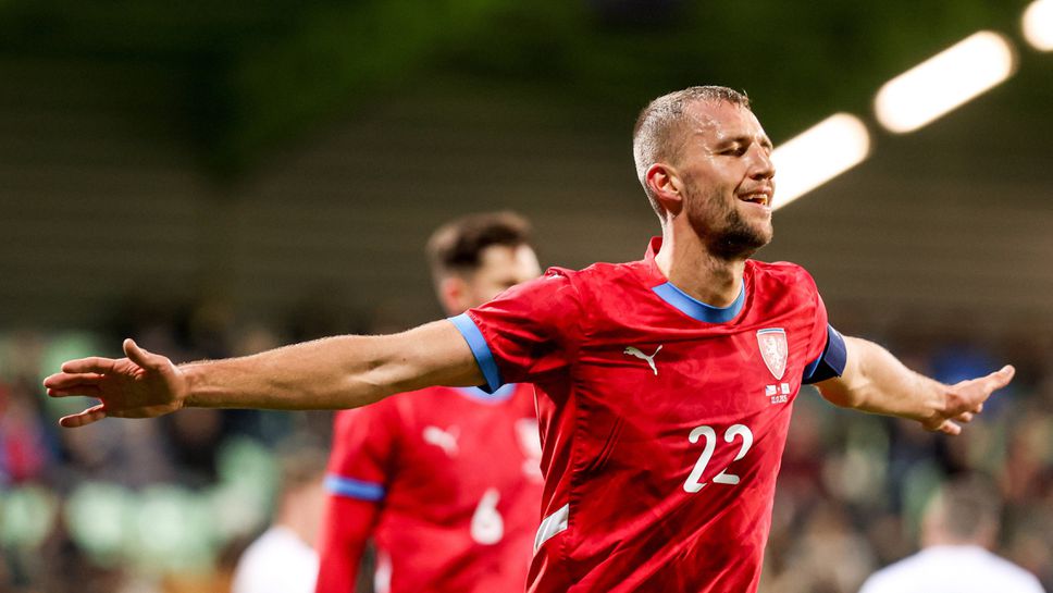 Намиращият се в криза национален отбор на Чехия спечели само