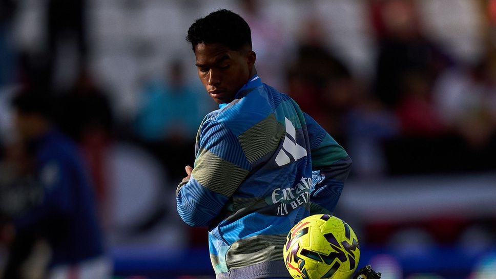 Лион ще плаща 50% от заплатата на Ендрик