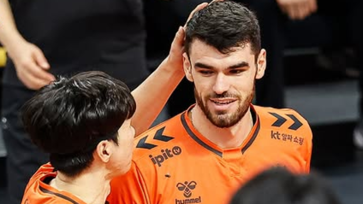 Националът Димитър Димитров и неговият ОК Сейвигс Бона Ръш КешOK