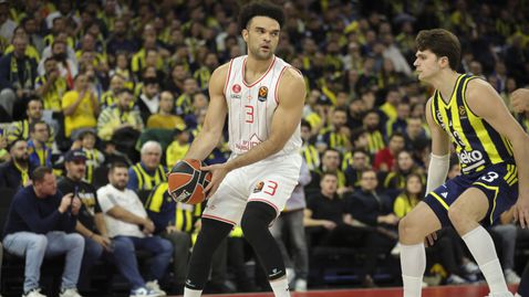 Фенербахче препъна Апоел към победа №9 в Евролигата