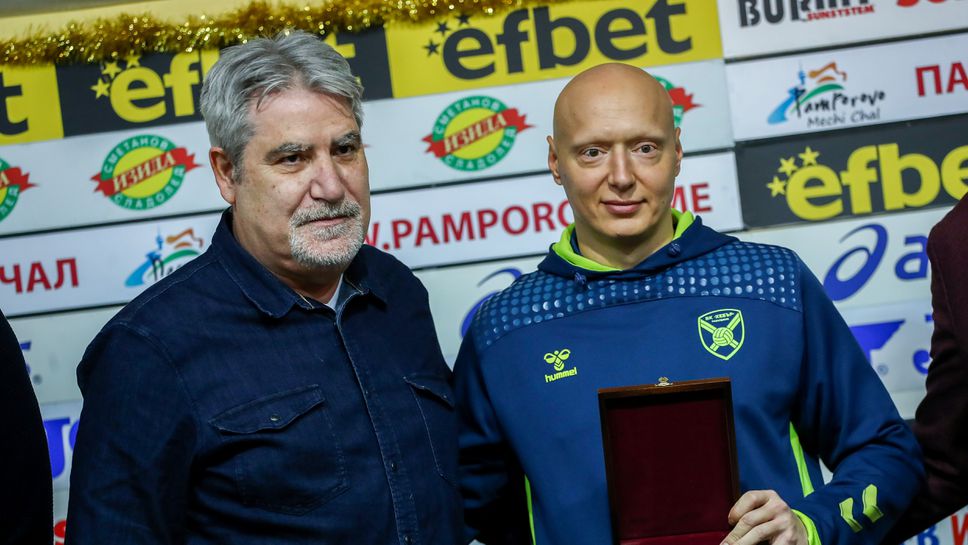 Камило Плачи и Иван Станев за участието на Хебър в Шампионската лига
