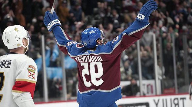 Бураковски с хеттрик при успех на Колорадо срещу Флорида, Лас Вегас изненада Минесота