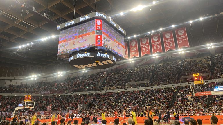 Олимпиакос и Фенербахче се изправят в един от най интересните сблъсъци