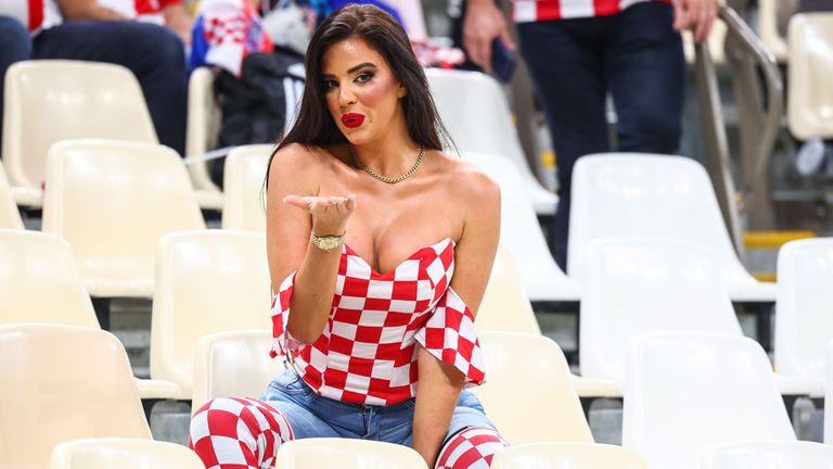 Най горещата фенка на Хърватия Ивана Кнол още не се е