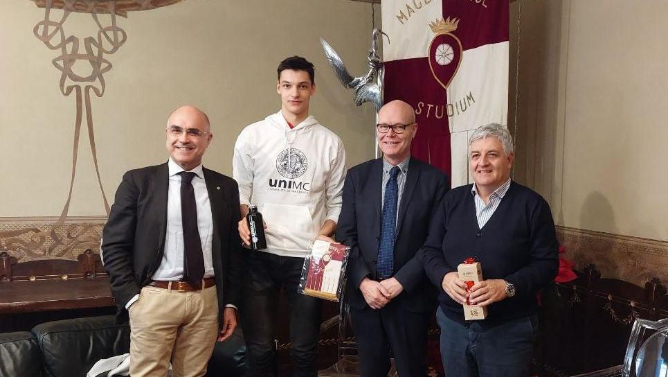 Алекс Николов записа курс по право в университета в Мачерата