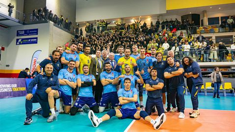 Ники Пенчев и Фенербахче на крачка от плейофите за Купата на CEV