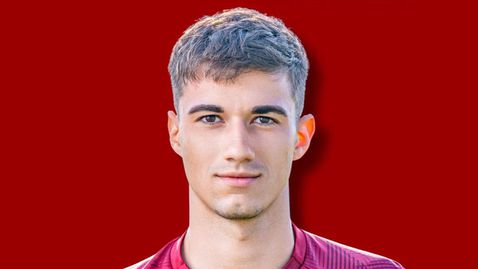  Фратрия се раздели с нападател 