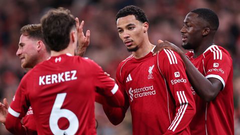 Екитике поведе Ливърпул към успех, Салах се завърна
