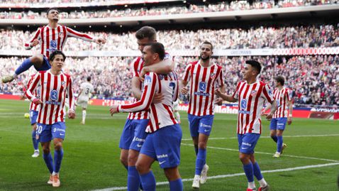 Легенди върнаха Атлетико Мадрид в битката във финалното домакинство за годината