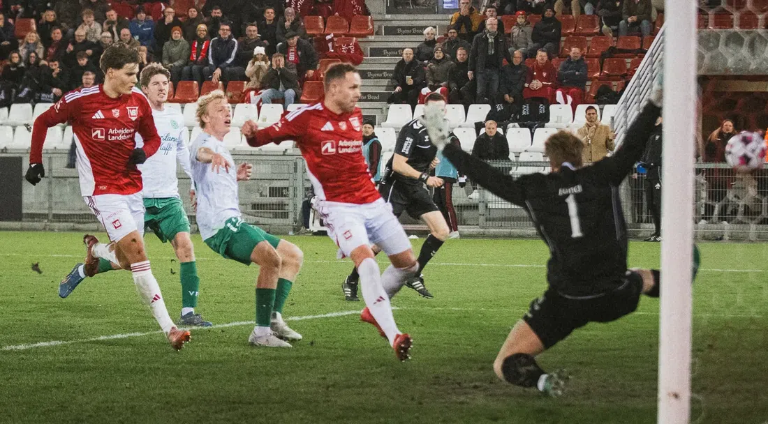 Вейле с Велков спечели реванша, но отпадна от Купата на Дания