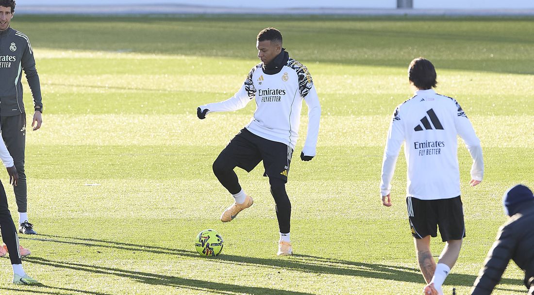 На "Бернабеу" си отдъхнаха: Мбапе, Валверде и други двама подновиха тренировки