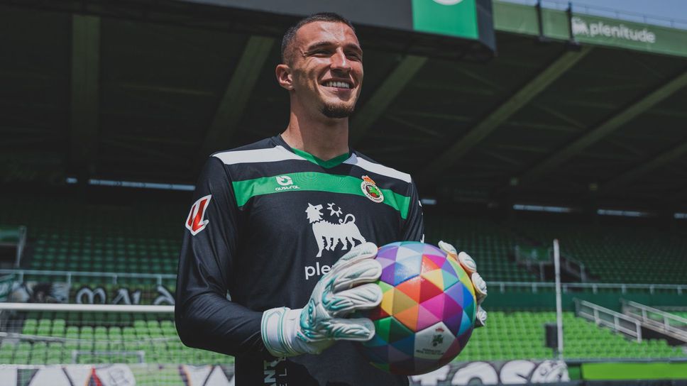 Расинг Сантандер се оглежда на тържището за футболисти в опит