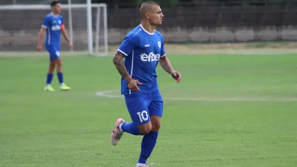 Левски Карлово се наложи с 2 1 в Пловдив над