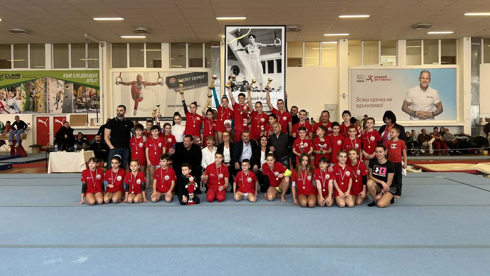 Двойката на ЦСКА в състав Борис Караджинов и Димана Рангелова