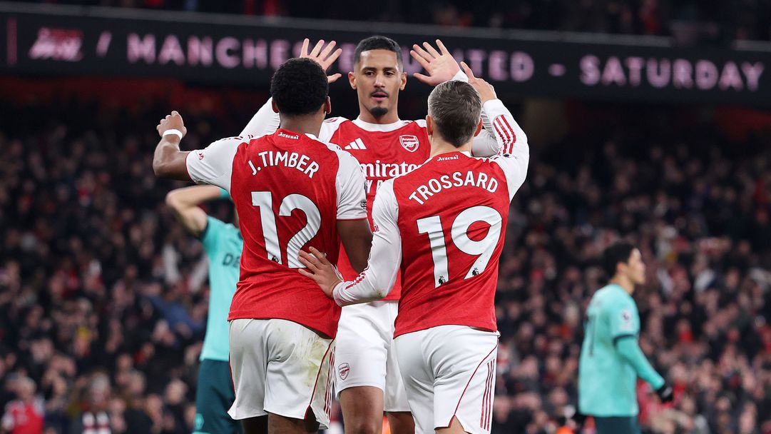 Два автогола спасиха Арсенал от шокиращ провал