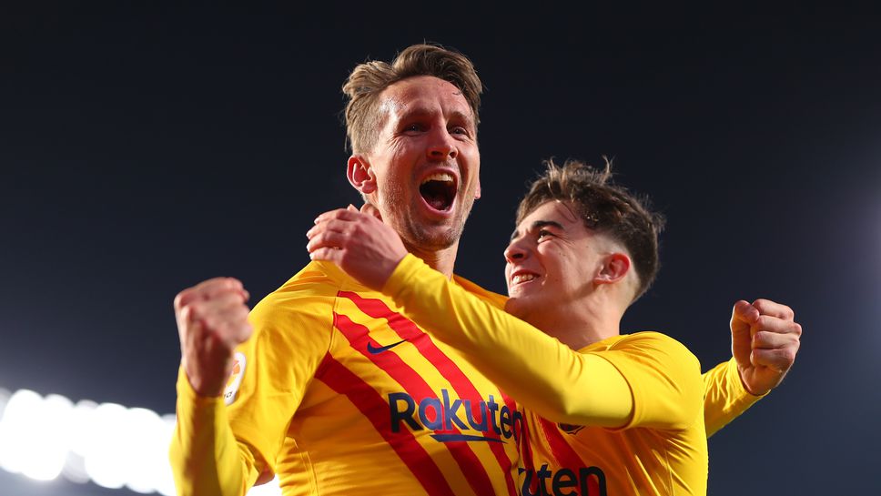 Люк де Йонг си спечели оставане в Барселона поне до лятото