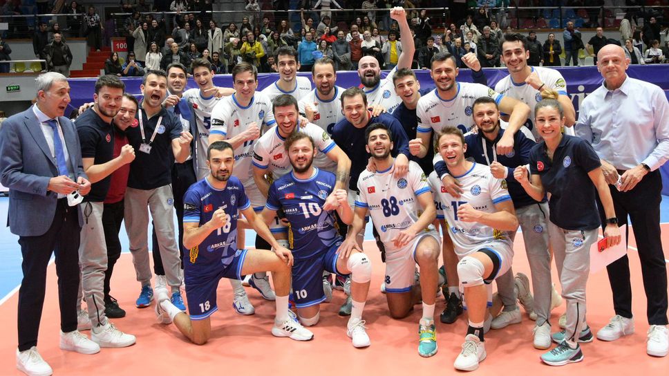 Николай Къртев и Аркас удариха шампиона Зираатбанк в Турция