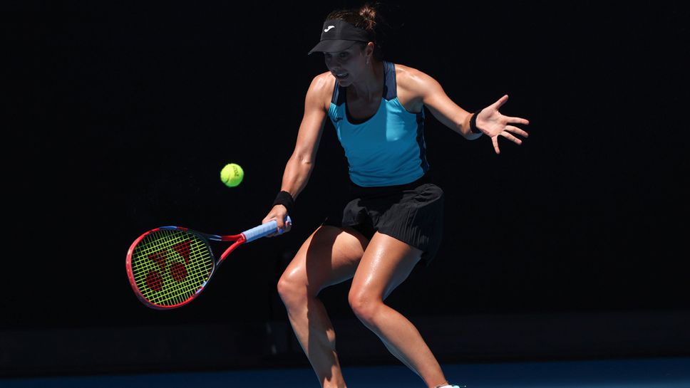 Вики Томова приключи в Мелбърн след загуба и на двойки
