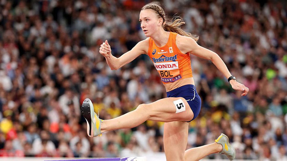 Само седмици след като успешно защити световната си титла на