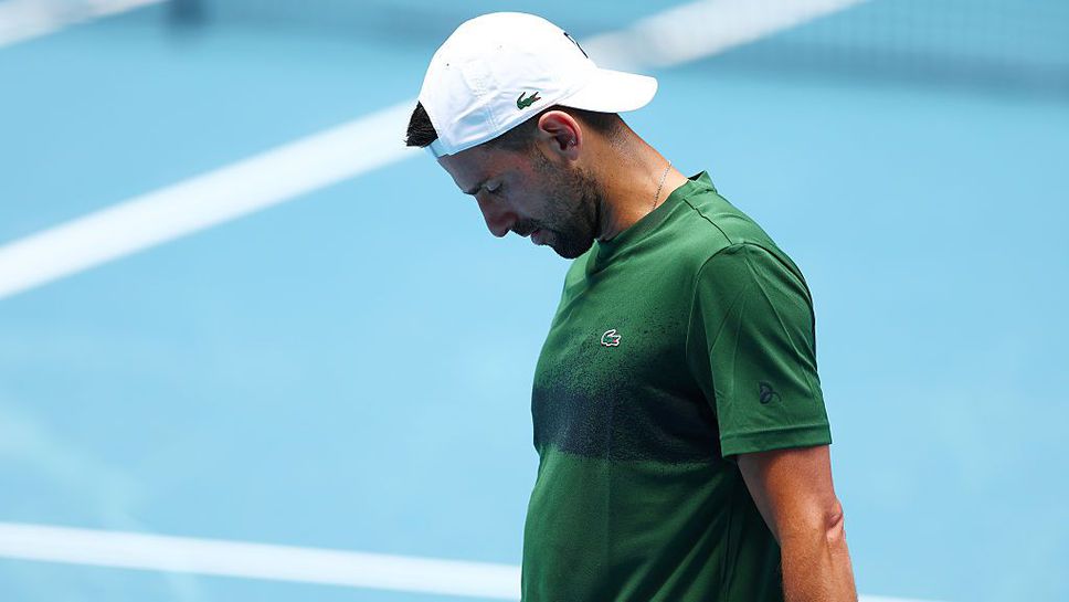 Сръбският тенисист Новак Джокович е прекратил вечерната си тренировка в