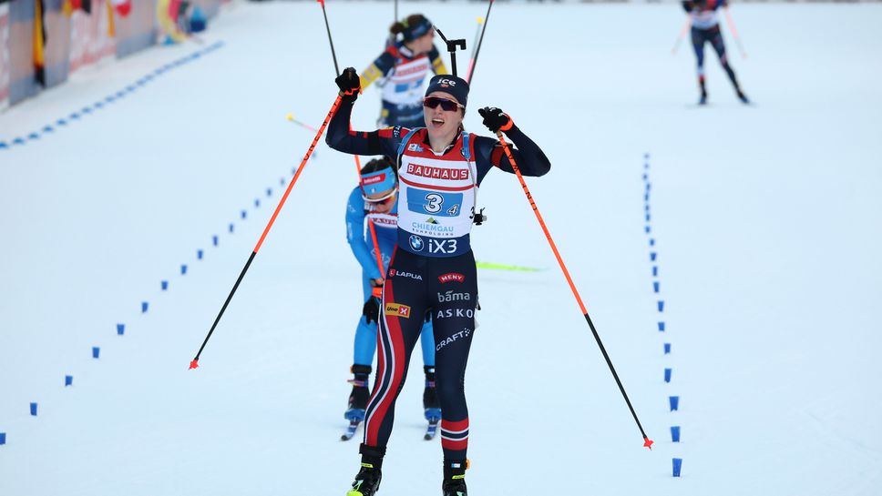 Финален спринт между Марен Киркайде от Норвегия и Лиза Витоци