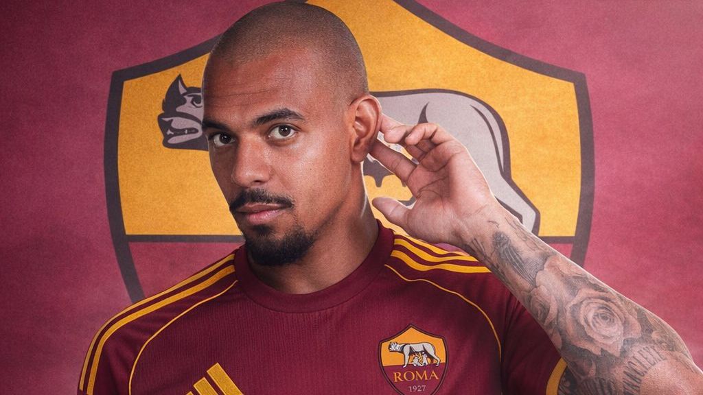 Рома уреди нападател и от Астън Вила