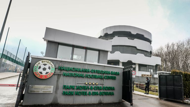 Българският футболен съюз ще изгради пълноразмерен изкуствен терен в град