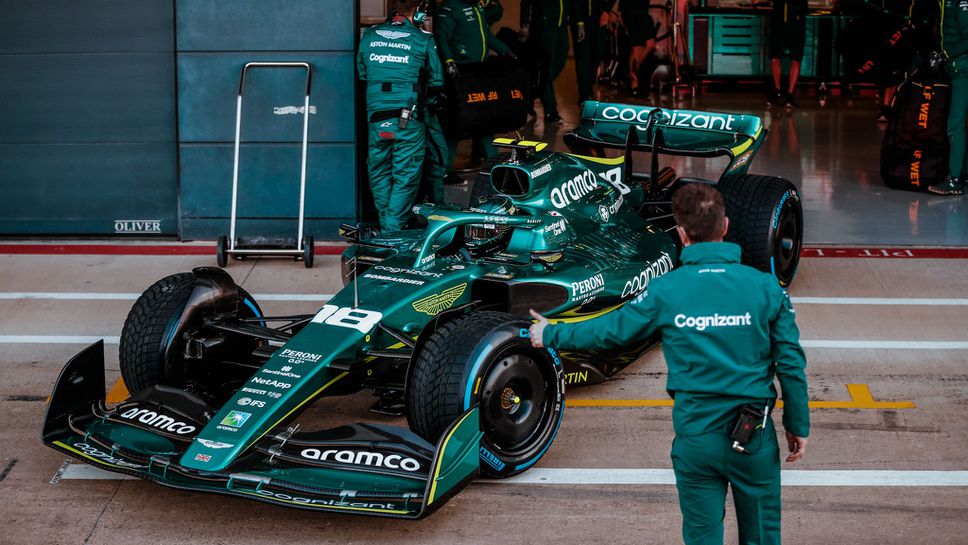 Изпълнителният директор на Астън Мартин иска подиум за отбора още през новия сезон