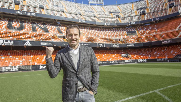 Испанският специалист Рубен Бараха е назначен за старши треньор на