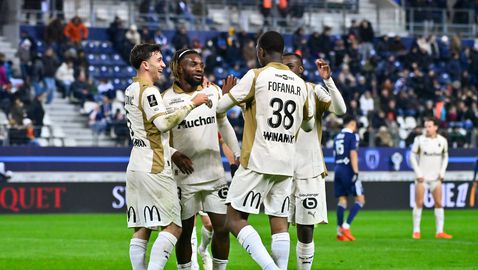  Ланс още веднъж е водач след разгромна победа 