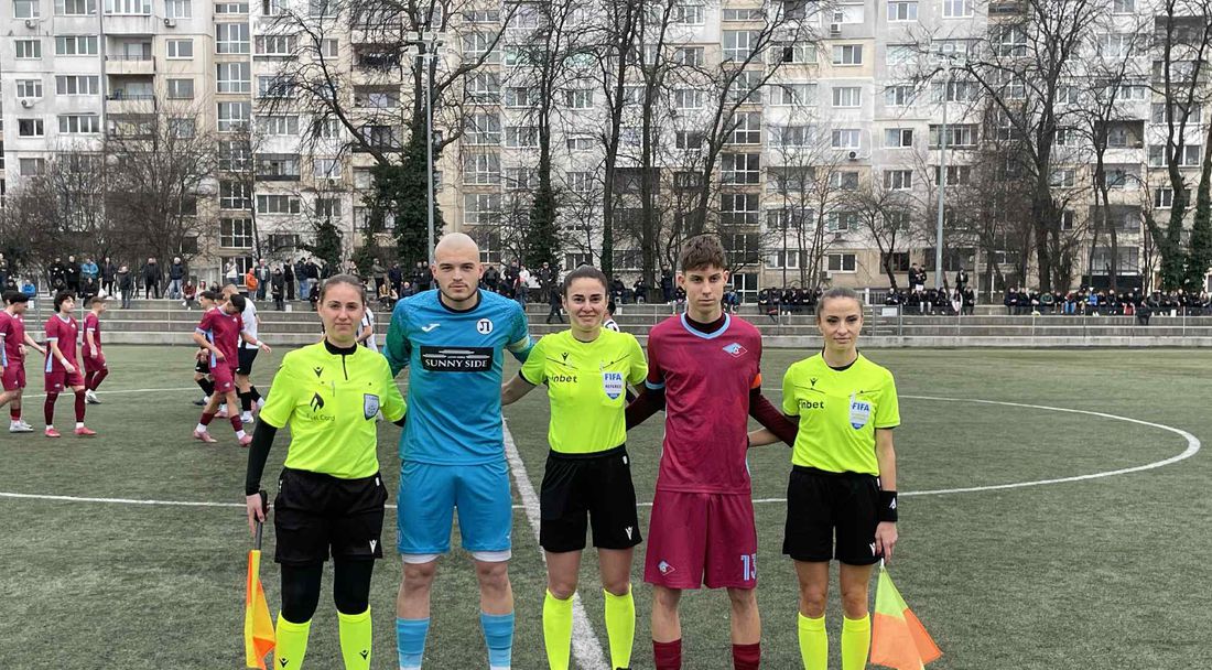 Септември спечели дербито с Локомотив (Пловдив) при 18-ките