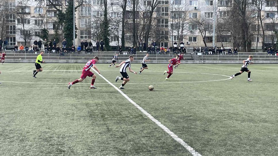 Септември и Локомотив Пловдив не се победиха в двубой от