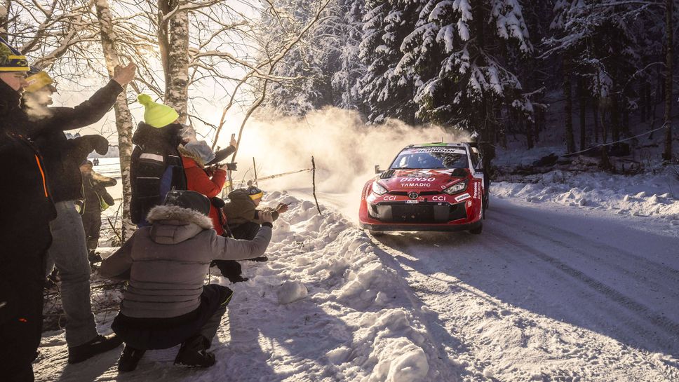 В началото на съботния ден на рали Швеция Елфин Еванс