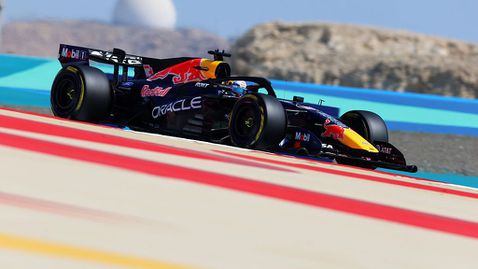  Верстапен: Може би ще би трябвало да стопираме по средата на правата 