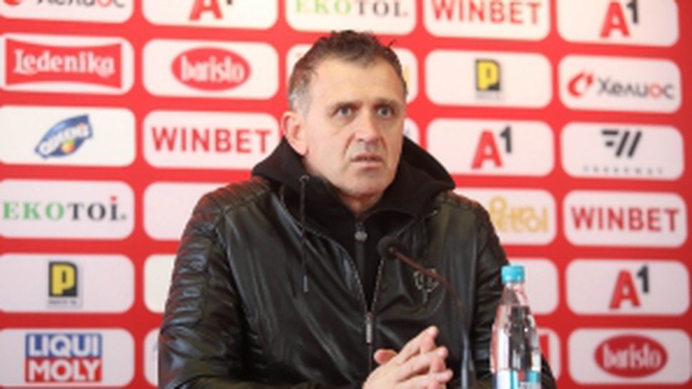 Пресконференция на Бруно Акрапович преди мача с Етър