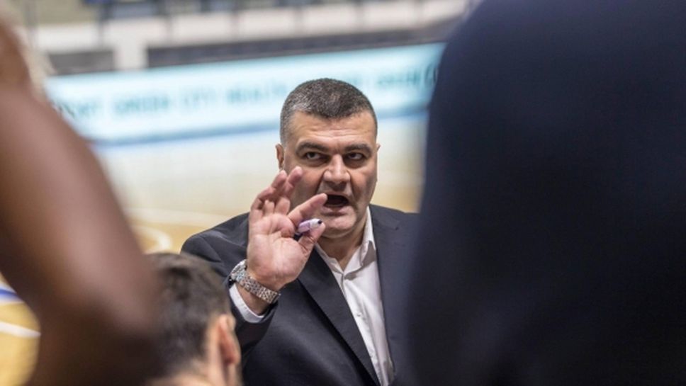 Треньорът на Черноморец: Срамувам се, че днес бях техен треньор