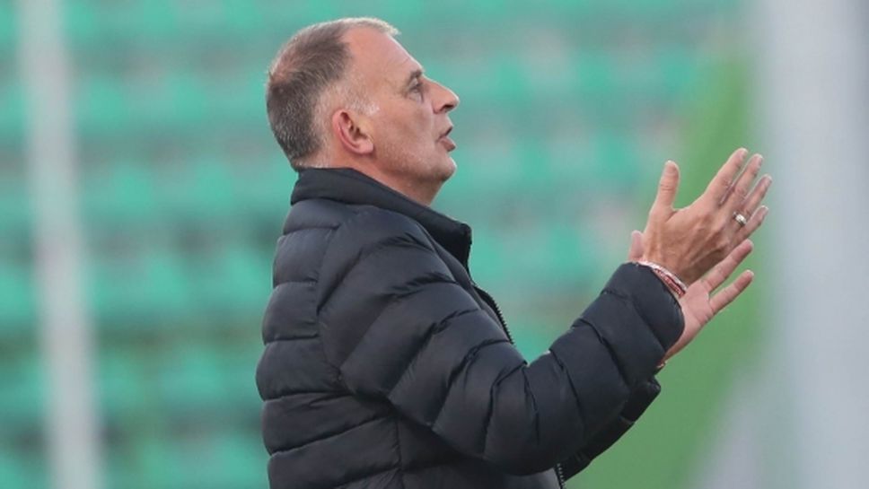 Трус във Враца след поражението от "сините" - Здравков подаде оставка, глобяват играчите
