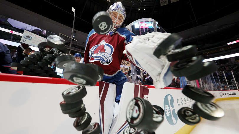 Дарси Куемпер направи невероятните 46 спасявания, лидерът Колорадо срази Калгари в дербито на НХЛ
