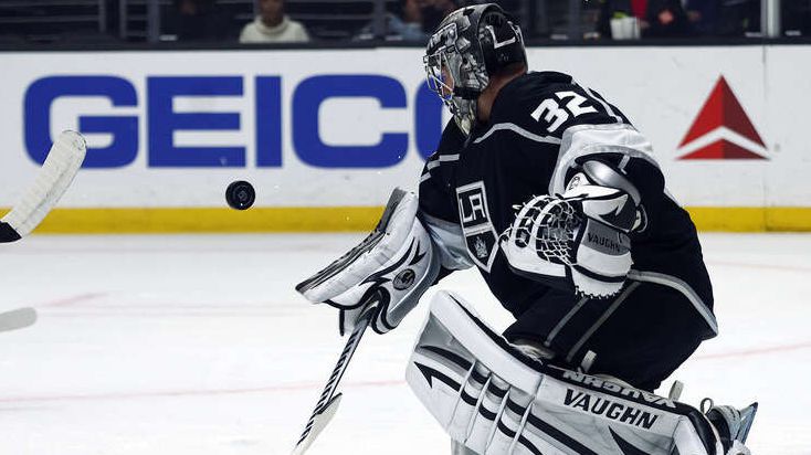 Джонатан Куик спаси 30 изстрела в своя мач №700 и помогна на ЛА Кингс да се справи с Флорида след дузпи