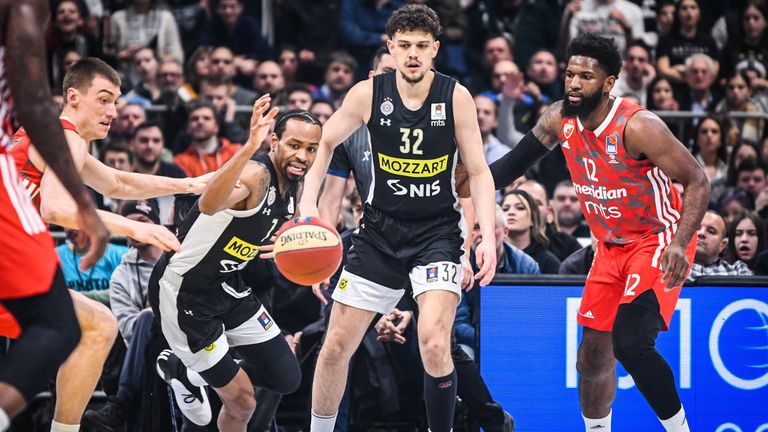 Партизан спечели голямото сръбско дерби налагайки  се с 92 81 над