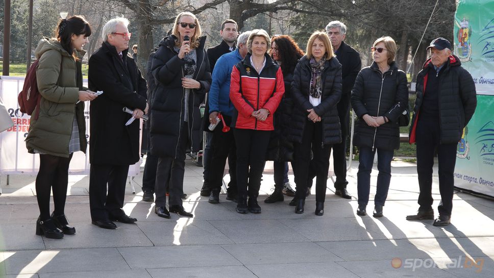 Министър Весела Лечева даде старт на щафета, отбелязваща 500 дни преди началото на Олимпийските игри в Париж